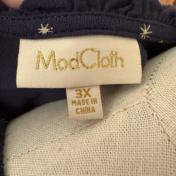 EUC ModCloth Everyday Optimism tee in constellations 3X 💫 - Picture 5 of 8